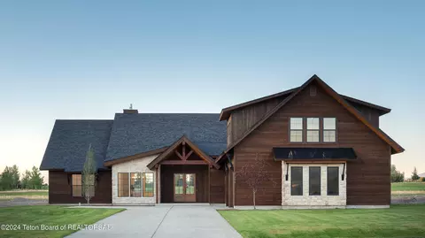 366 Royal Elk Cir, Victor, ID 83455 photo 3