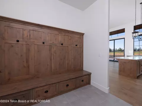 366 Royal Elk Cir, Victor, ID 83455 photo 10