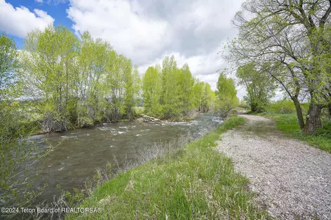 9196 Timberline Loop, Victor, ID 83455 photo 10
