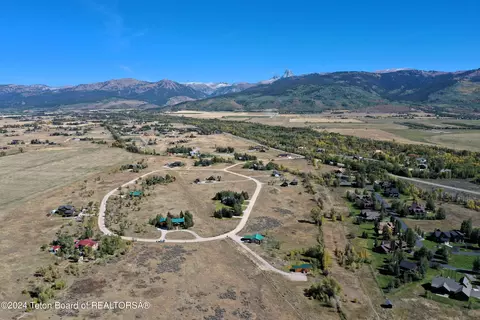 1065 Rainbow Loop, Driggs, ID 83422 photo 2