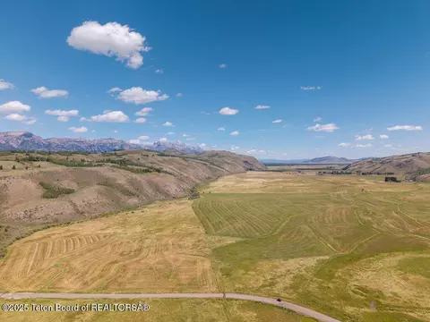 955 Red Tail Butte Rd, Jackson, WY 83001