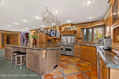 Kitchen - 535 Swan Ln, Irwin, ID 83428 photo 4 of 8