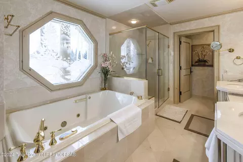 Bath - 535 Swan Ln, Irwin, ID 83428 photo 2 of 5