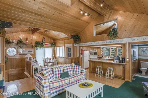 Living - 535 Swan Ln, Irwin, ID 83428 photo 3 of 4