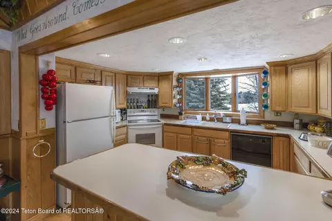 Kitchen - 535 Swan Ln, Irwin, ID 83428 photo 7 of 8
