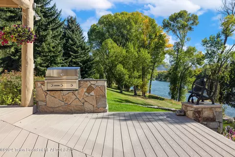 Exterior - 535 Swan Ln, Irwin, ID 83428 photo 6 of 10