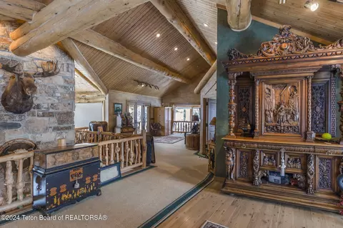 Entry Way - 535 Swan Ln, Irwin, ID 83428 photo 3 of 4