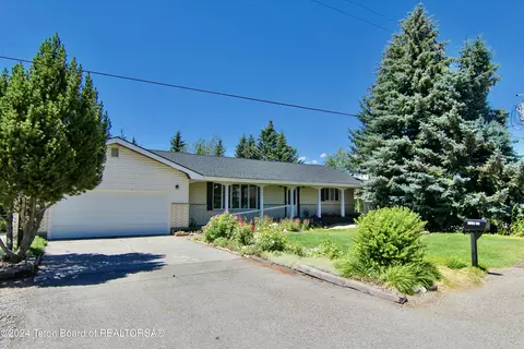 140 N 3rd St, Driggs, ID 83422 photo 1