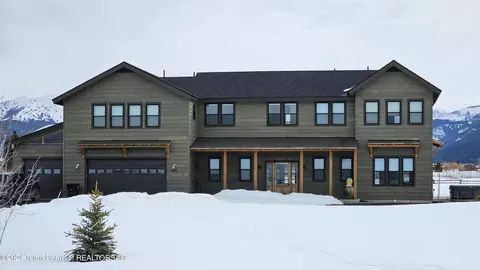 Exterior - 2925 Canyon View Rd, Driggs, ID 83422 photo 2 of 11