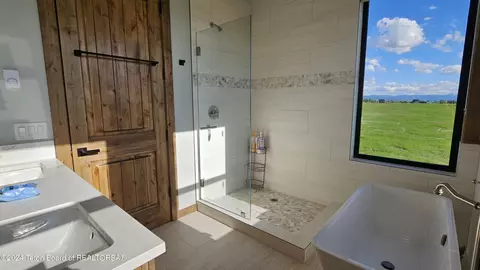 Bath - 2925 Canyon View Rd, Driggs, ID 83422 photo 2 of 5
