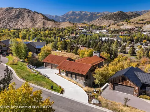 705 Rodeo Dr, Jackson, WY 83001