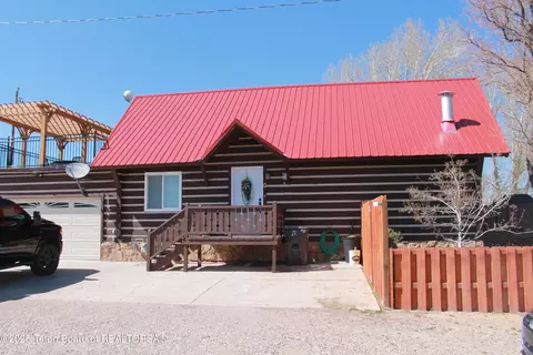 588 S Oak St, La Barge, WY 83123
