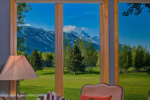 4325 W Mountain Rose Ct, Wilson, WY 83014