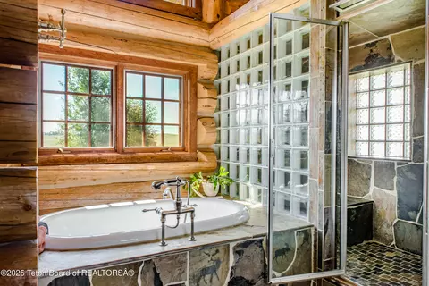 Bath - 30 Vista Rd, Cora, WY 82925 photo 1 of 11