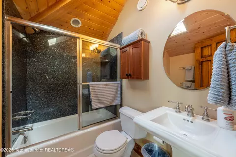 Bath - 30 Vista Rd, Cora, WY 82925 photo 7 of 11