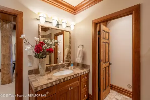 Bath - 30 Vista Rd, Cora, WY 82925 photo 6 of 11