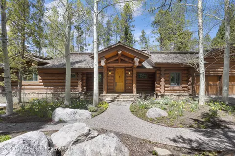 5725 W Caddis Fly Dr, Wilson, WY 83014