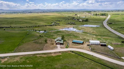 8 Looney Ln, Pinedale, WY 82941