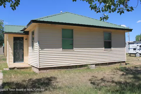 216 E Birch St, La Barge, WY 83123