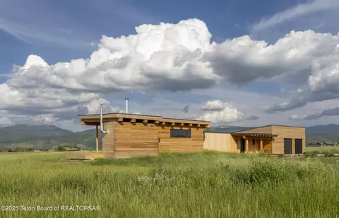 1313 Buckskin Loop Trl, Victor, ID 83455 photo 1