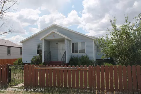 15 Taylor Ave, Marbleton, WY 83113