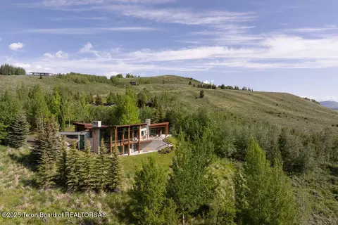 1955 W Bohnetts Rd, Jackson, WY 83001