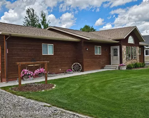 158 Holly Dr, Star Valley Ranch, WY 83127