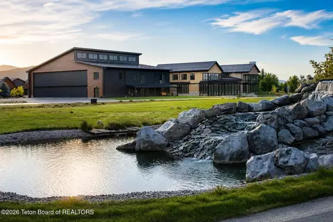 208 Alpine Village Cir, Alpine, WY 83128