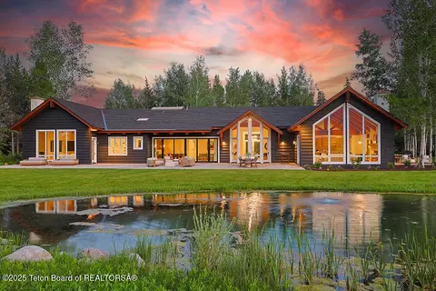 6625 N Upper Cascade Dr, Jackson, WY 83001