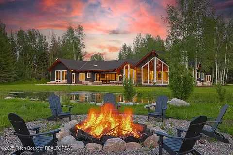 6625 N Upper Cascade Dr, Jackson, WY 83001