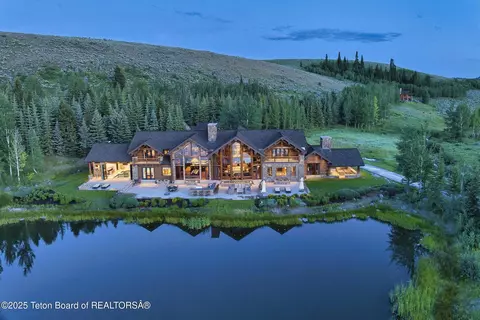 3000 N Riva Ridge Rd, Jackson, WY 83001