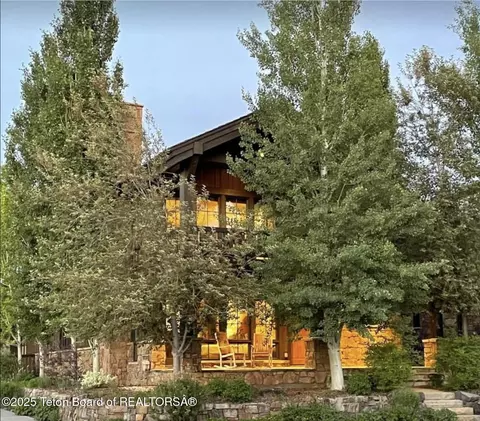 377 Woodland Star Dr, Driggs, ID 83422