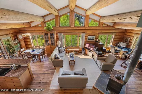 1035 E Deer Creek Dr, Jackson, WY 83001