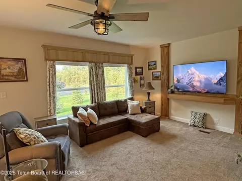 Living - 196 Cloudveil Ct, Driggs, ID 83422 photo 2 of 2