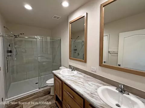 Bath - 196 Cloudveil Ct, Driggs, ID 83422 photo 1 of 2