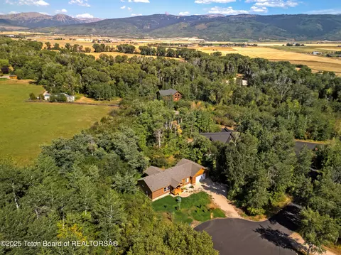 196 Cloudveil Ct, Driggs, ID 83422