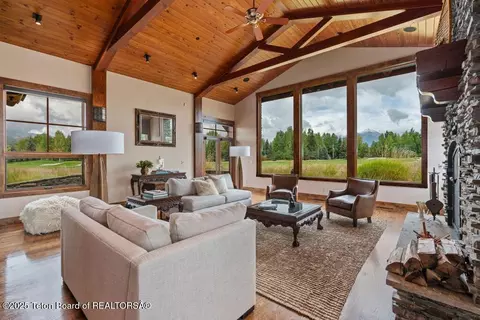 6240 N Prickly Pear Ln, Jackson, WY 83001