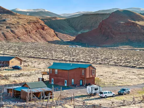 8 Red Creek Ln, Dubois, WY 82513