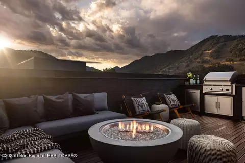 165 N Glenwood St #29, Jackson, WY 83001