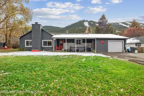 630 E Kelly Ave, Jackson, WY 83001