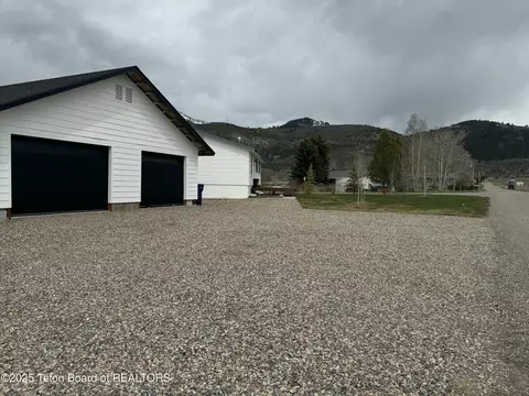 226 Cottonwood Dr, Smoot, WY 83126