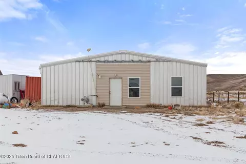 4 Gary Ln, Boulder, WY 82923