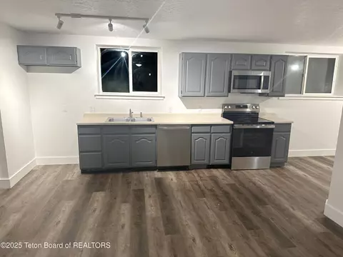 555 W Deer Dr #301, Jackson, WY 83001