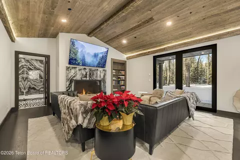 Living - 8910 Porter Loop, Jackson, WY 83001 photo 11 of 11