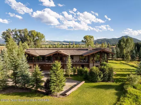Exterior - 63556335 N Red Tail Rd, Jackson, WY 83001 photo 5 of 9