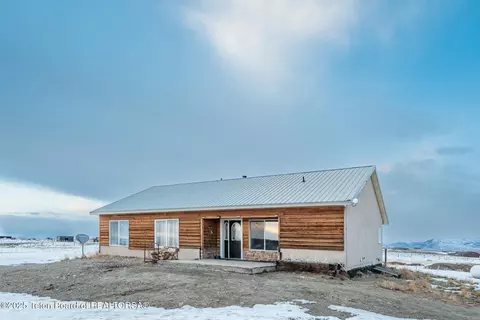 5 Mark Cir, Boulder, WY 82923