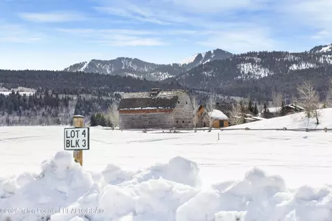 9475 Timberline Loop, Victor, ID 83455 photo 2