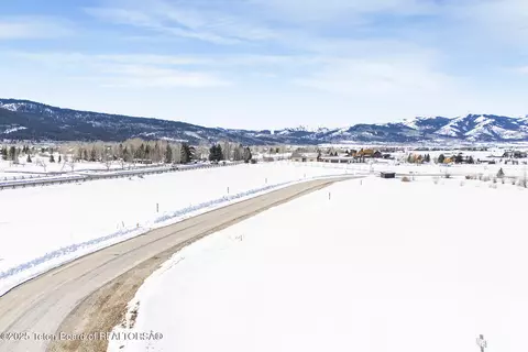 9475 Timberline Loop, Victor, ID 83455 photo 8