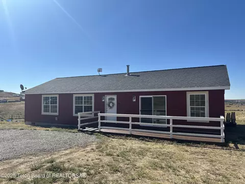 17 S Sioux Trl, Boulder, WY 82923