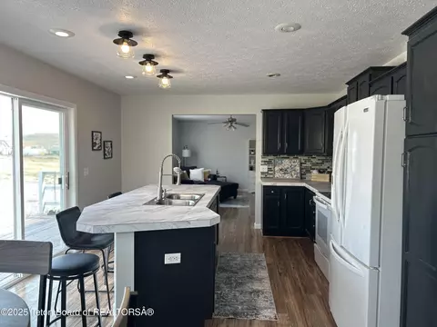 Kitchen - 17 S Sioux Trl, Boulder, WY 82923 photo 2 of 2